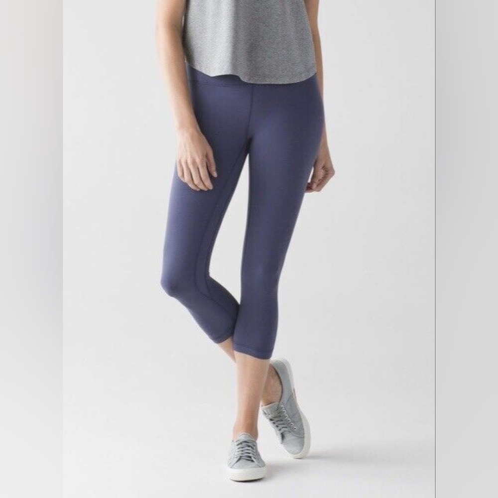 CLOSING JUNE 11!! RARE GREYVY Lululemon Align Crop